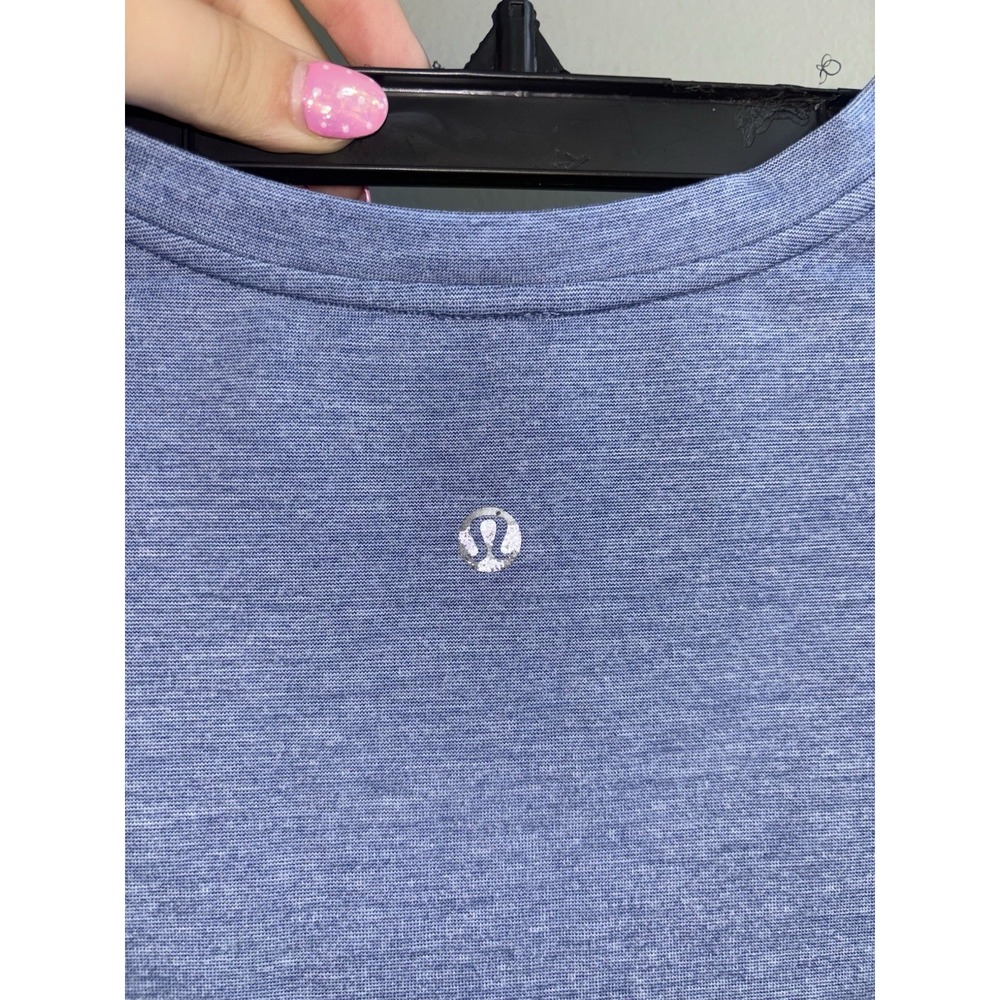 2 Lululemon Tees Salmon Pink and Blue Size M - Picture 6 of 7